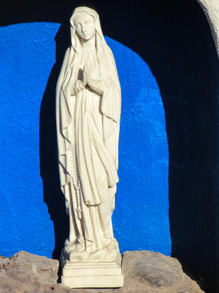 atatue of Mary